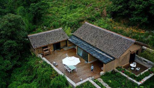 茶艺姑娘秦岭终南山租个破旧院子找了500茶友出资共建成了共享茶房(图2)