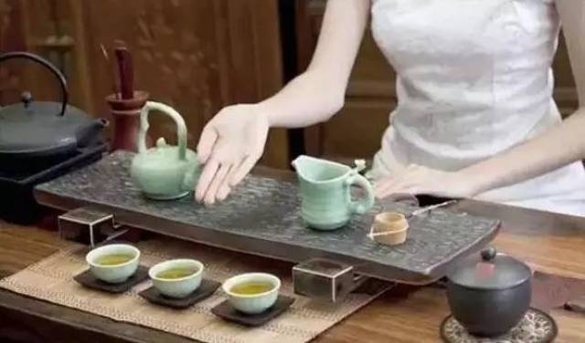 柔茶绽芳华法韵映初心柳铁法院开展“三八”国际劳动妇女节茶艺活动