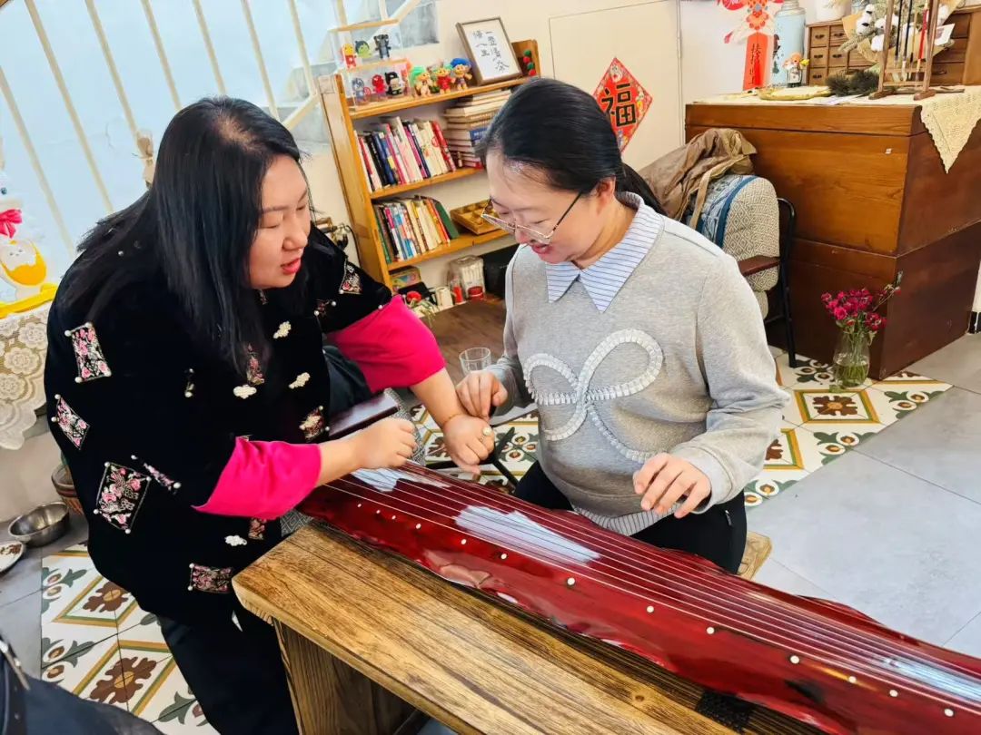 鄂尔多斯市生态环境局康巴什区分局开展党建聚人心茶韵映初心汇聚巾帼心主题党日活动(图5)