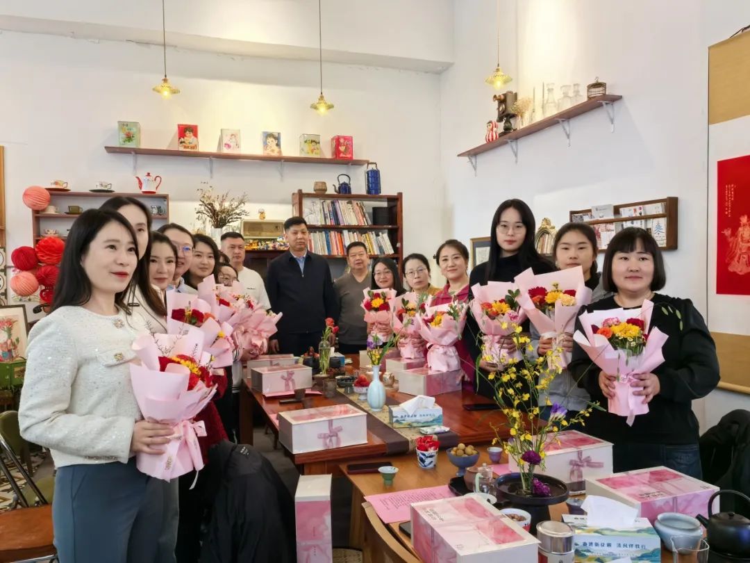 鄂尔多斯市生态环境局康巴什区分局开展党建聚人心茶韵映初心汇聚巾帼心主题党日活动(图8)