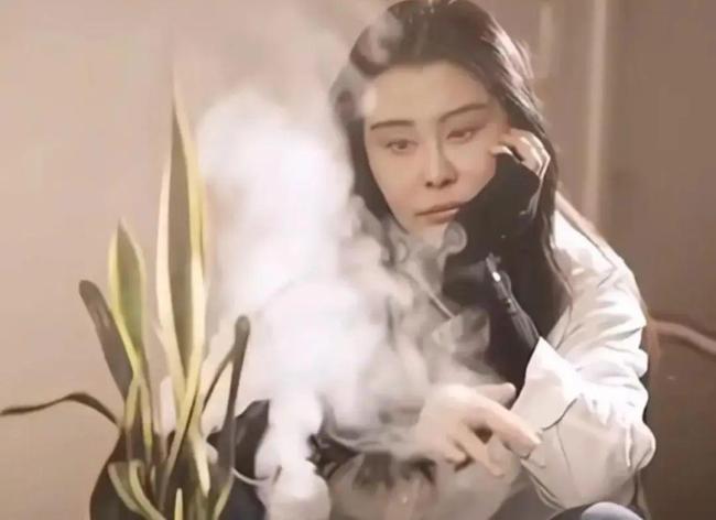 年近六旬的王祖贤竟以这种方式“复出”(图2)