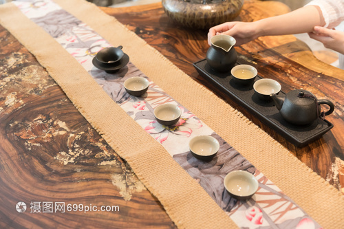 合肥青年夜校茶艺课程：年轻人的传统文化新时尚