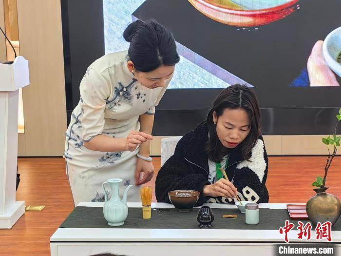 外国留学生福建漳州研习茶艺(图1)