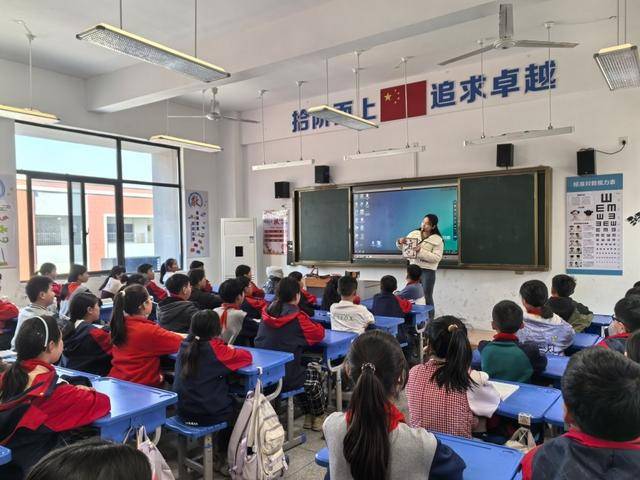 传承非遗薪火 点亮青春校园——安徽师范大学附属亳芜小学举办“非遗文化进校园”主题活动(图3)