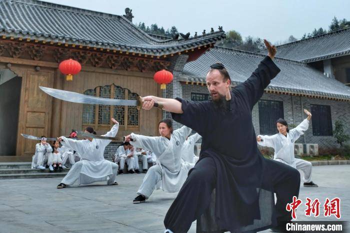 武当“洋教练”杰克获中国“五星卡”(图2)