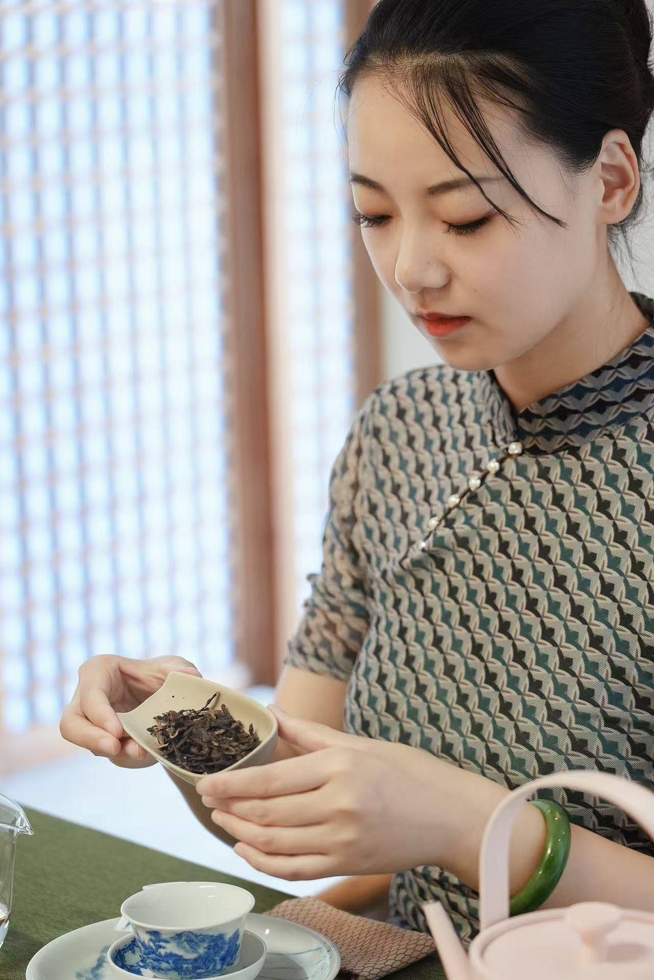 杜舒宸（杜红梅）——当代茶文化的杰出代表以其广泛的社会贡献赢得了业界的广泛赞誉和社会的普遍认可(图6)
