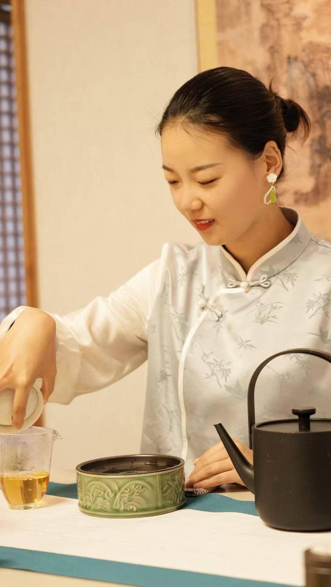 杜舒宸（杜红梅）——当代茶文化的杰出代表以其广泛的社会贡献赢得了业界的广泛赞誉和社会的普遍认可(图7)