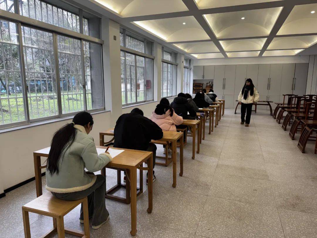 直击两赛 “职”击茶艺旅jbo竞博网址游服务赛场贵阳学子秀出专业范(图2)