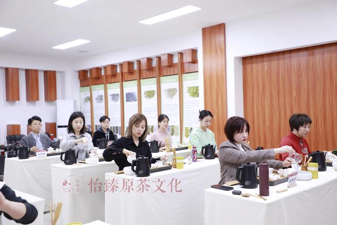 【茶界人物】关洁婷：传承与引领培育茶艺技能人才(图3)