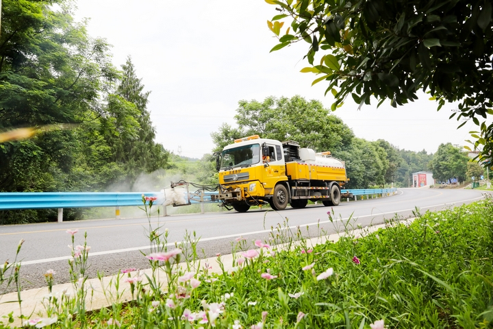 贵州松桃：路通茶香远(图2)