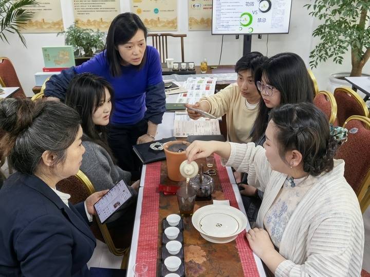 茶香氤氲文化共赏中茶贵旅举行茶文化品鉴活动(图5)