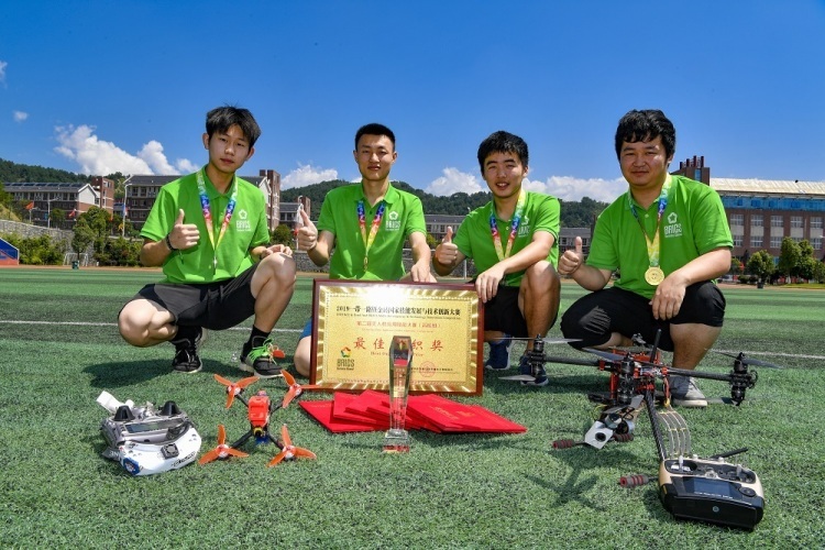 手上有活 发展有道——写在湖南省第二届职业技能大赛开幕之时(图2)