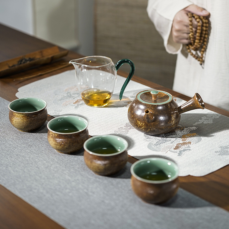 搭上千亿元新中式茶饮快车智能抹茶机实现茶艺标准化呈现