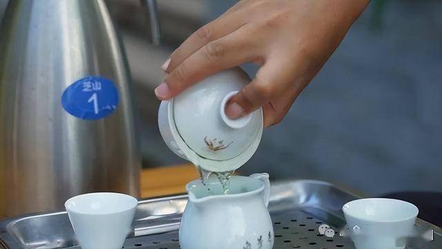 闽南茶道浸润城市肌理：漳州市民共享茶摊的文化实践与城市启示(图3)
