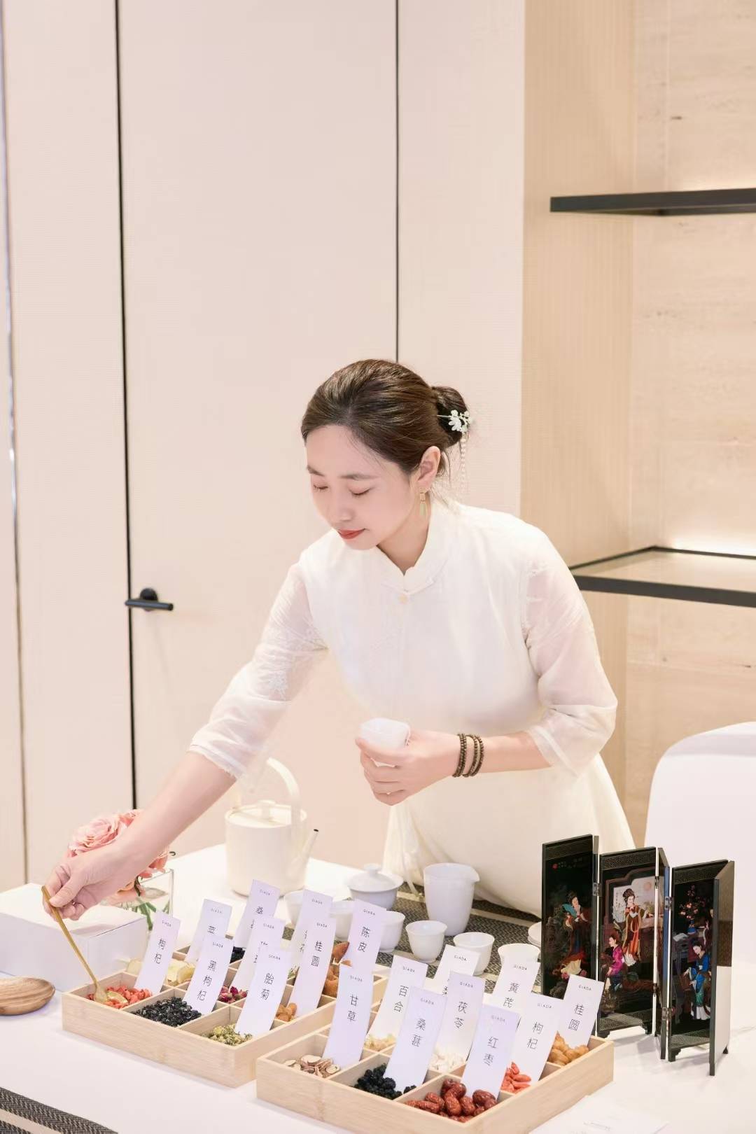刘翊箴（著名青年茶艺师刘爽）：以茶为墨书写青春茶韵传奇在世界舞台上绽放耀眼光芒(图3)